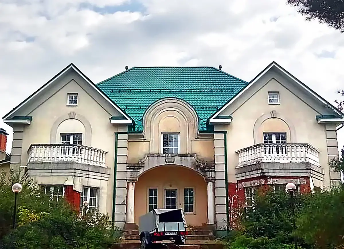 Металлочерепица Металл Профиль Ламонтерра на кровле