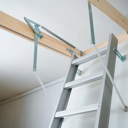 Чердачная люк-лестница Oman Alurus Lite алюминиевая складная 3-х секционная в Туле фото