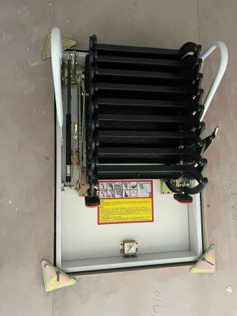 Чердачная люк-лестница Fakro LCS (CH) в Туле фото