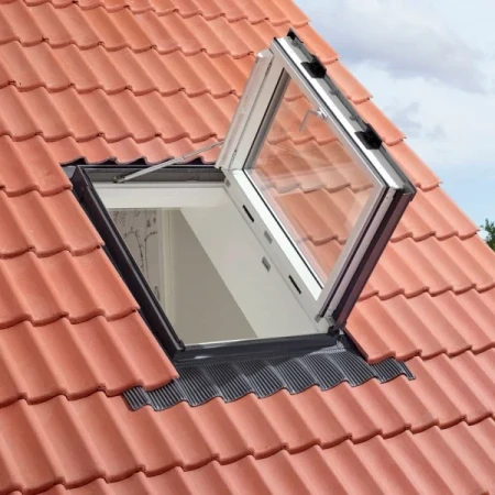 Распашное окно Velux GXL 3070 в Туле фото