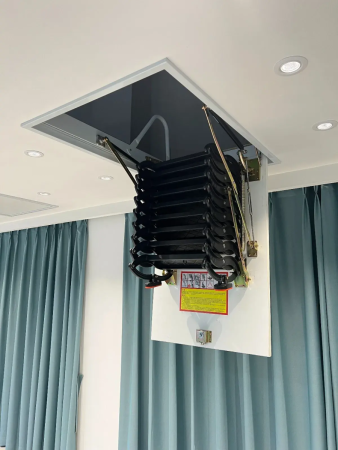 Чердачная люк-лестница Fakro LCS (CH) в Туле фото