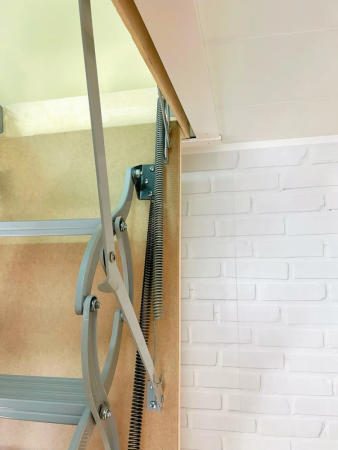 Чердачная люк-лестница Fakro LSТ Lite с утеплением в Туле фото