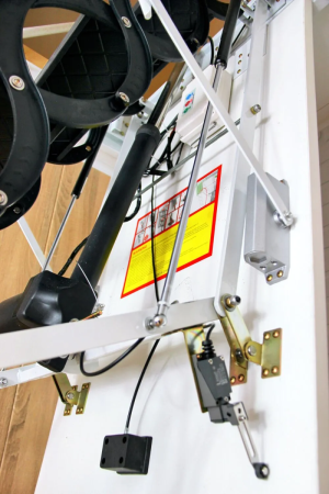 Чердачная люк-лестница Fakro LCS-E (CH) в Туле фото