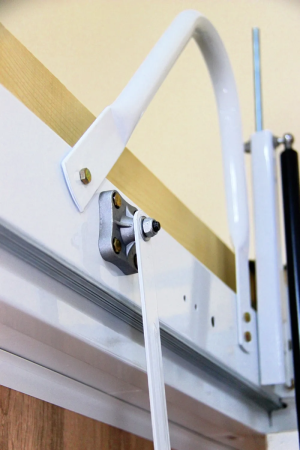 Чердачная люк-лестница Fakro LCS-E (CH) в Туле фото