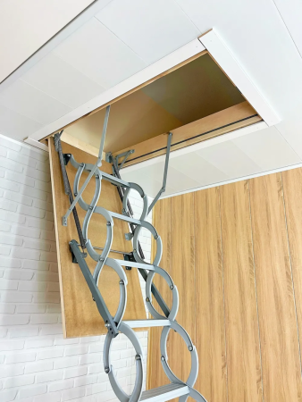 Чердачная люк-лестница Fakro LSТ Lite с утеплением в Туле фото