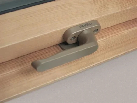 Мансардное окно Fakro Standard FTS-V U4 в Туле фото